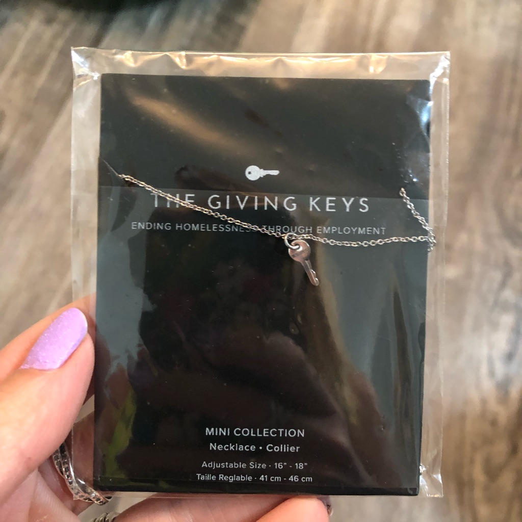 Giving Key Necklace 12$